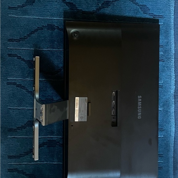 Samsung U28D590D 4k 28" monitor - Picture 2 of 2